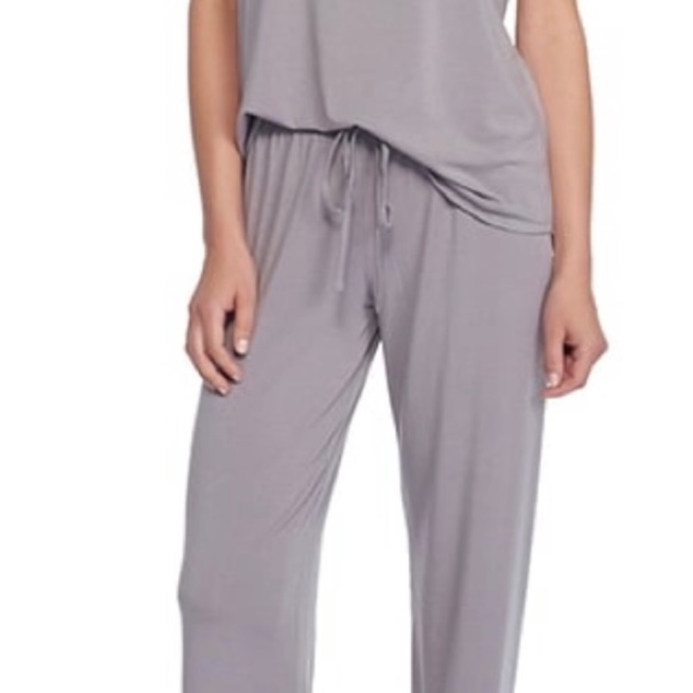NWT (XS) Barefoot Dreams Luxe Milk Jersey V-Neck Short Sleeve PJ Set (Pe… - Picture 3 of 4